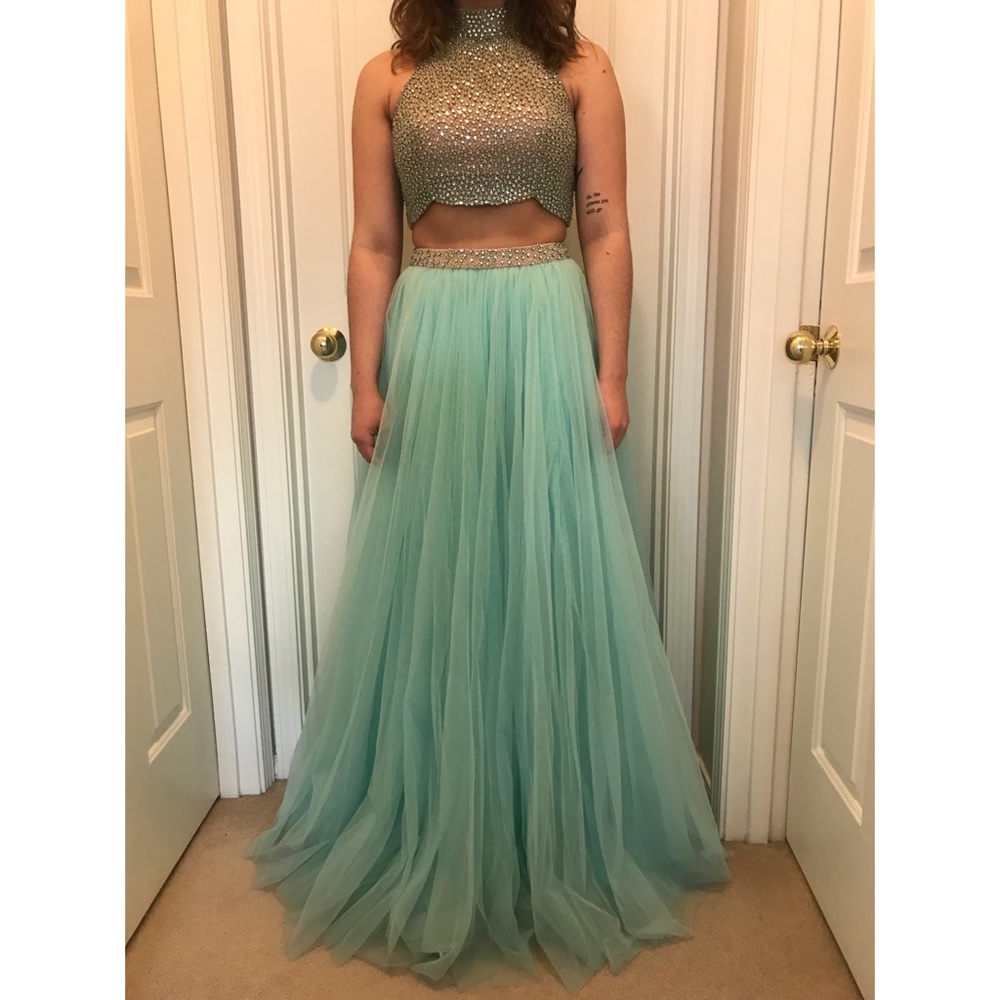 Sherri Hill Prom Dress - Picture 2 of 5